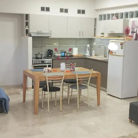 Elia Apartment